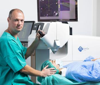 Moderni pristupi u operaciji sive mrene kombinacijom Femto lasera i revolucionarne Vivity intraokularne leće