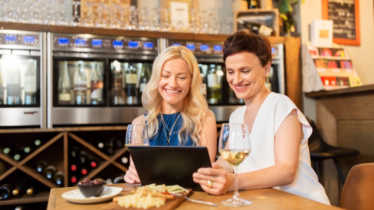 Zašto od 40-e ne vidim blizu? Starosna dalekovidnost – uzroci i rješenja